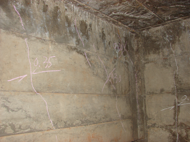 （2011年）肥城石橫特鋼廠出鐵廠，溫度引起梁開裂