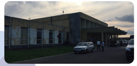 基桑加尼機(jī)場因屋面增加水箱、墻面增加幕墻等建筑物功能提升改造而增加荷載，對原有建筑質(zhì)量進(jìn)行檢測鑒定